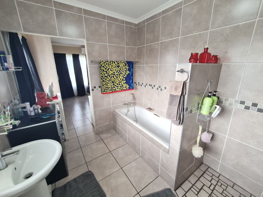 3 Bedroom Property for Sale in Noorsekloof Eastern Cape